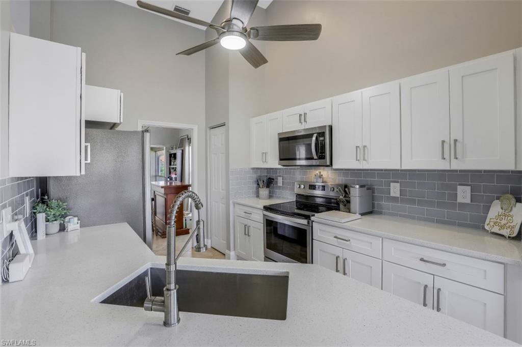 CARLTON LAKES - Residential