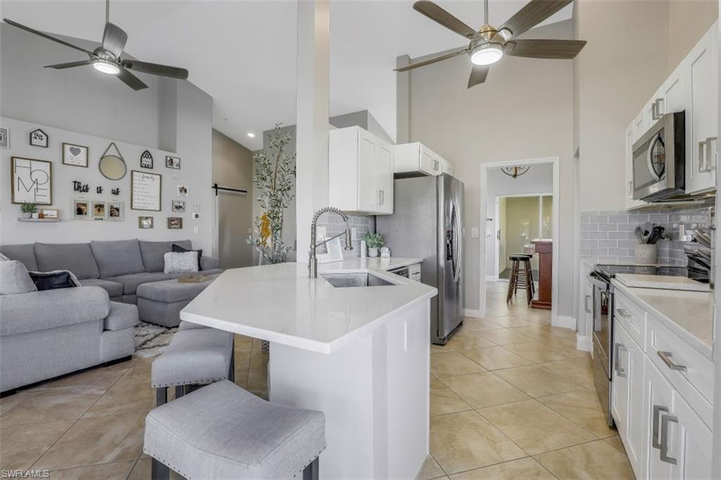 CARLTON LAKES - Residential