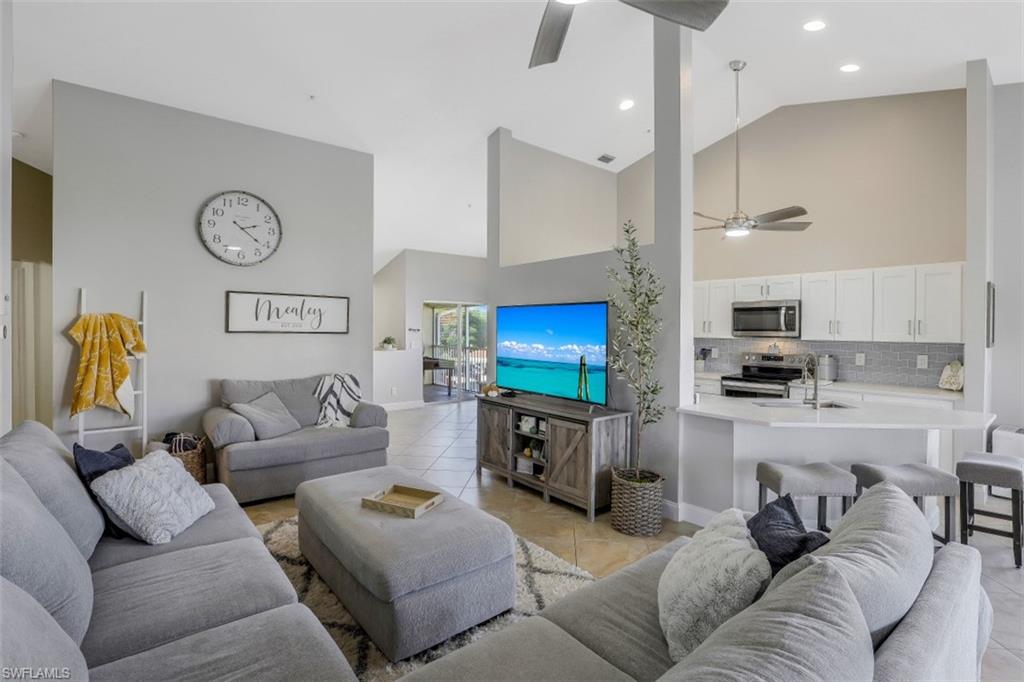 CARLTON LAKES - Residential