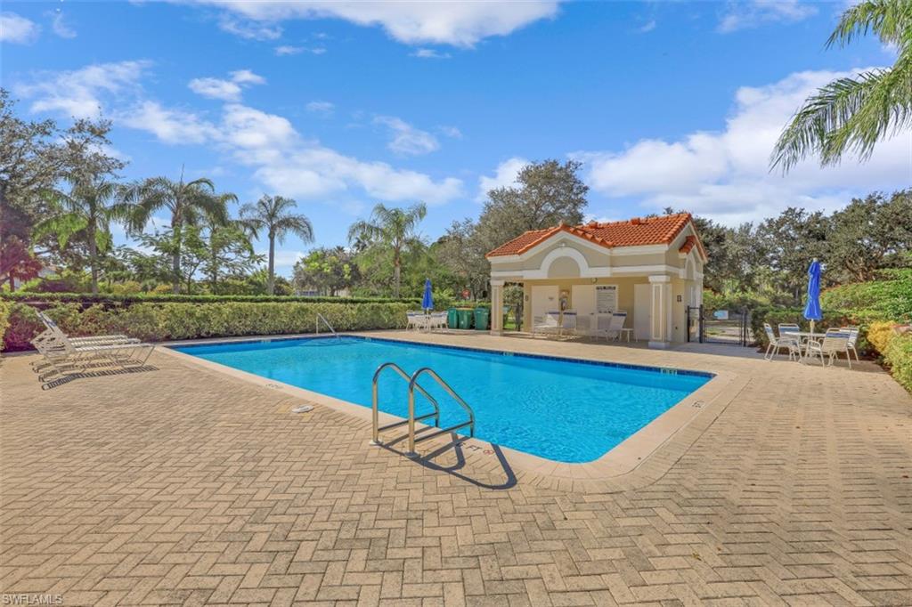 CARLTON LAKES - Residential