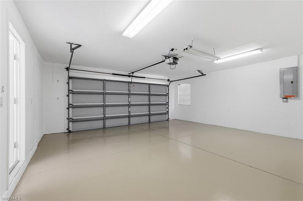 CASA DEL VIDA - Residential Lease