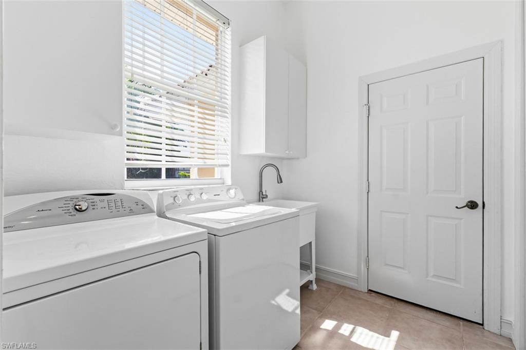CASA DEL VIDA - Residential Lease
