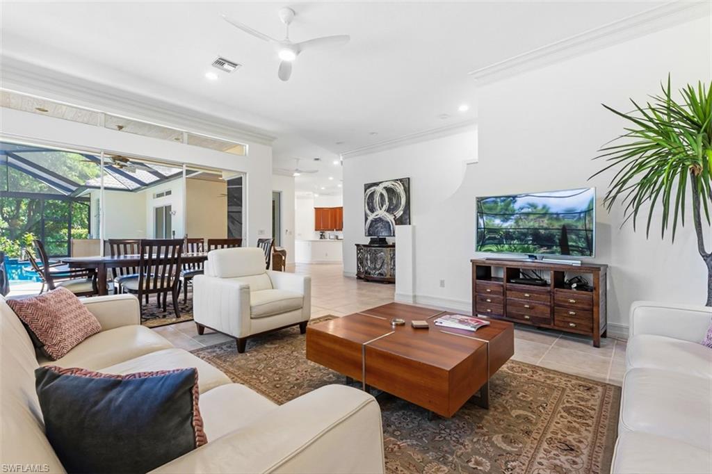 CASA DEL VIDA - Residential Lease