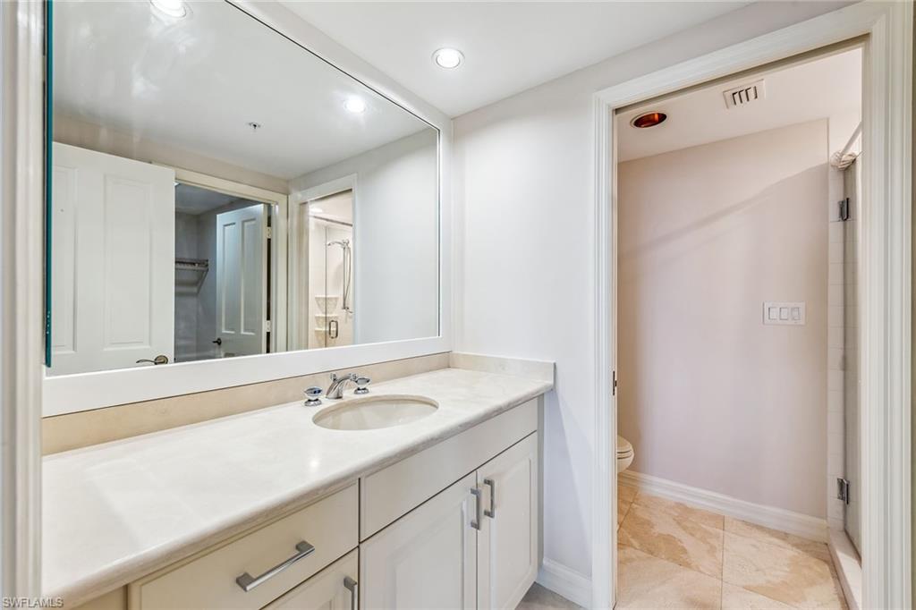 CARLYSLE AT BAY COLONY - Residential