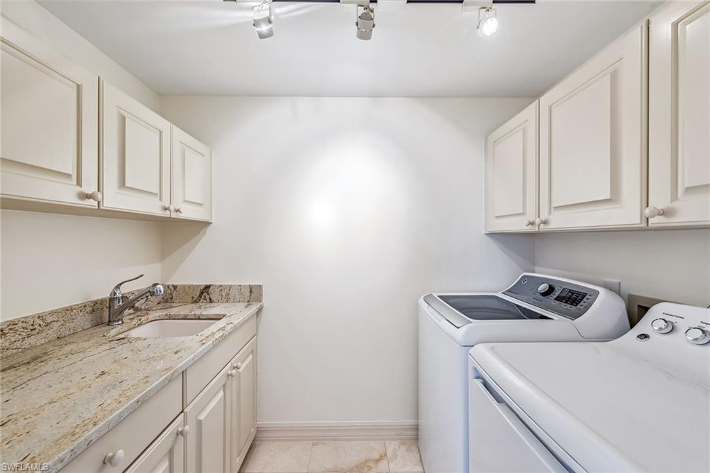 CARLYSLE AT BAY COLONY - Residential