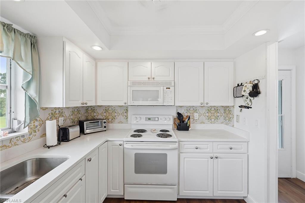 VISTA PALMS - Residential Lease