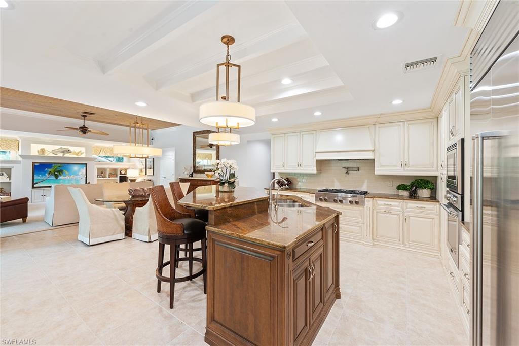 PELICAN BAY WOODS - Residential