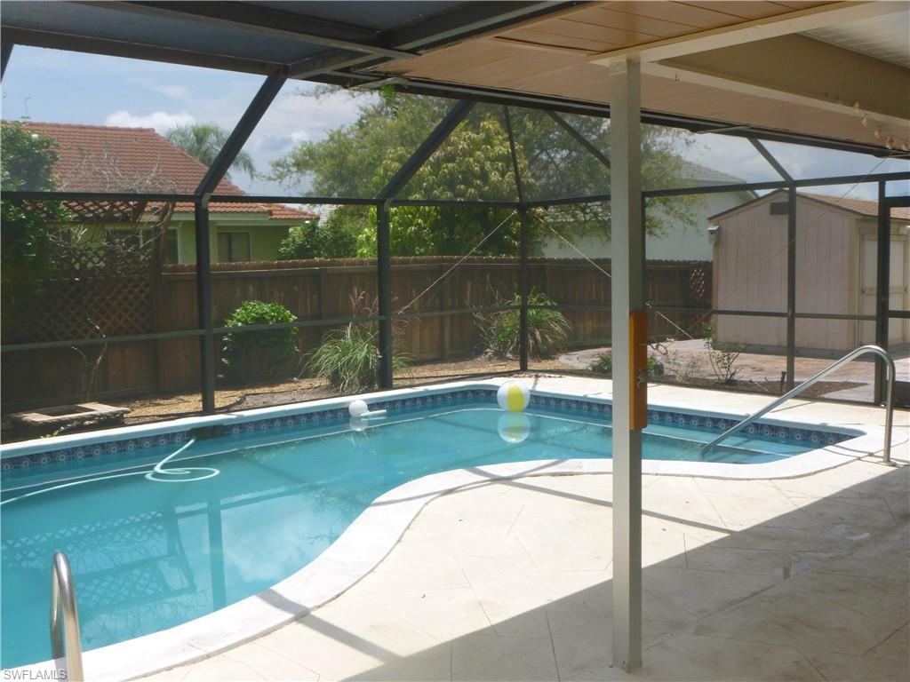 COUNTRY CLUB ESTATES - Residential