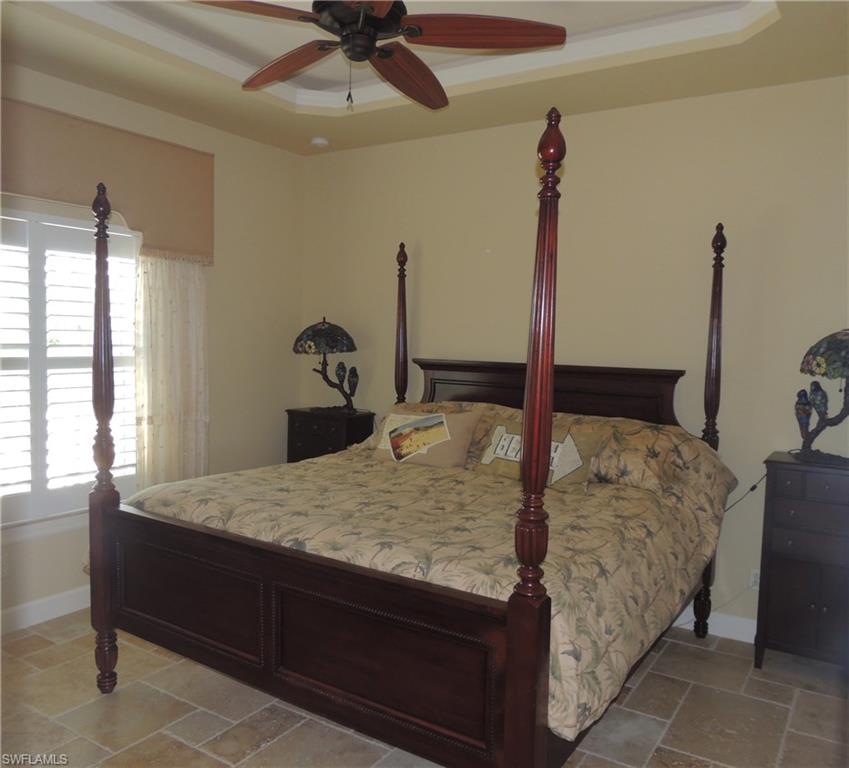 ISLAND SHORES - Residential