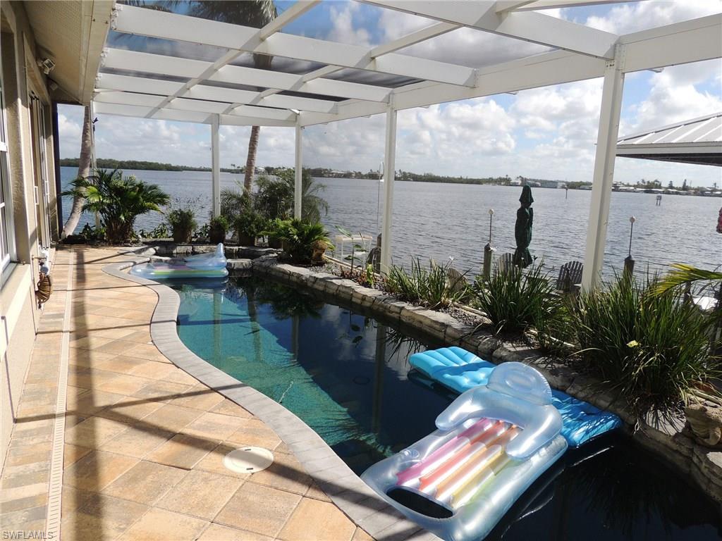 ISLAND SHORES - Residential