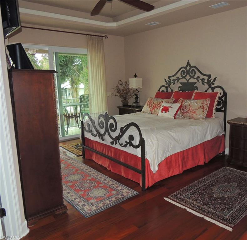 ISLAND SHORES - Residential