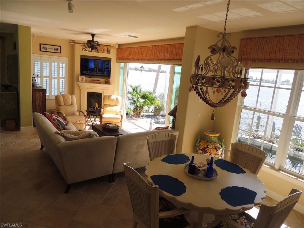 ISLAND SHORES - Residential