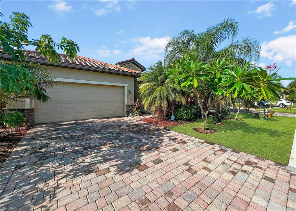PROMENADE WEST - Residential Lease