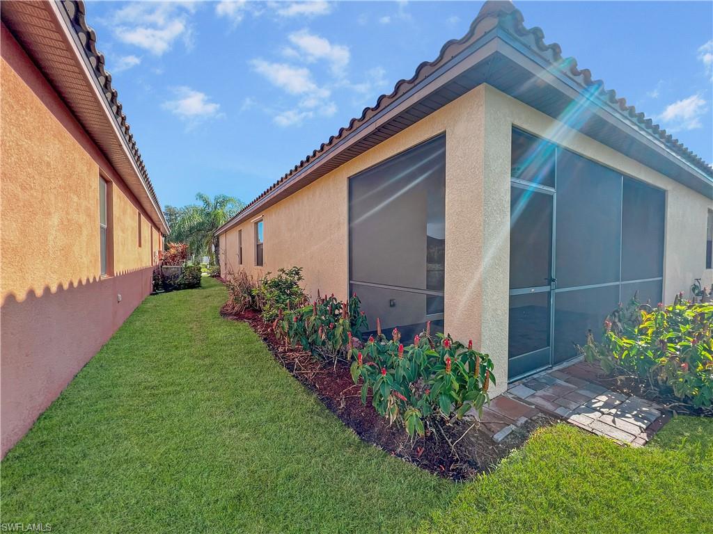 PROMENADE WEST - Residential Lease
