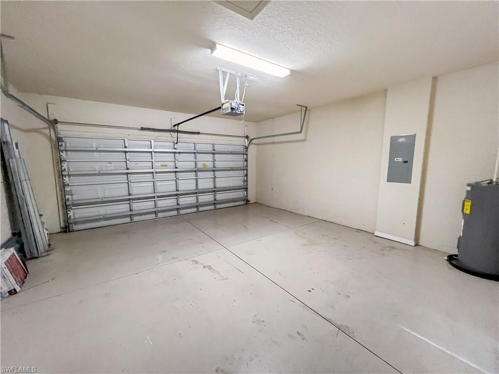 PROMENADE WEST - Residential Lease