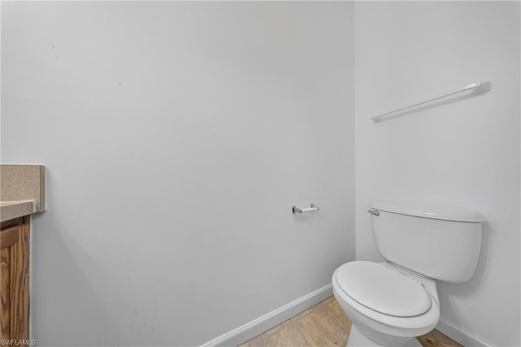 LEAWOOD LAKES - Residential Lease