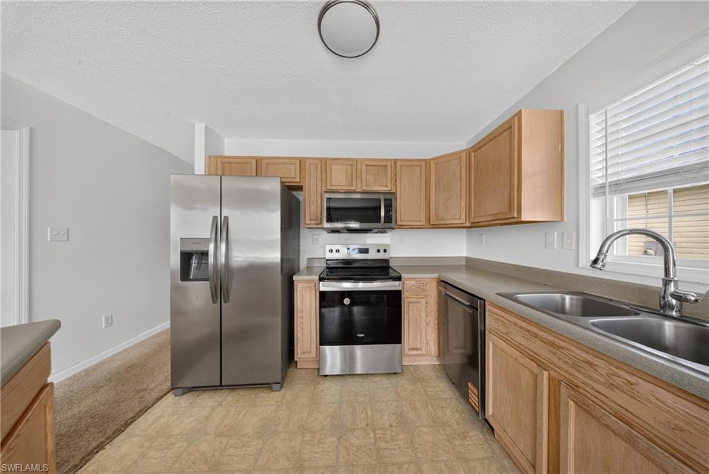 LEAWOOD LAKES - Residential Lease