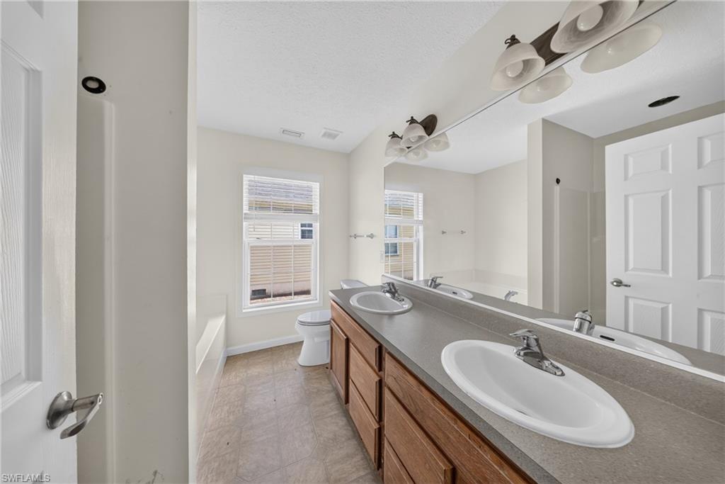LEAWOOD LAKES - Residential Lease