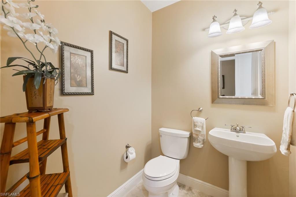 VANDERBILT BEACHCOMBER - Residential Lease