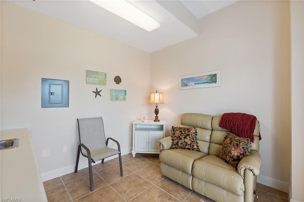 VANDERBILT BEACHCOMBER - Residential Lease