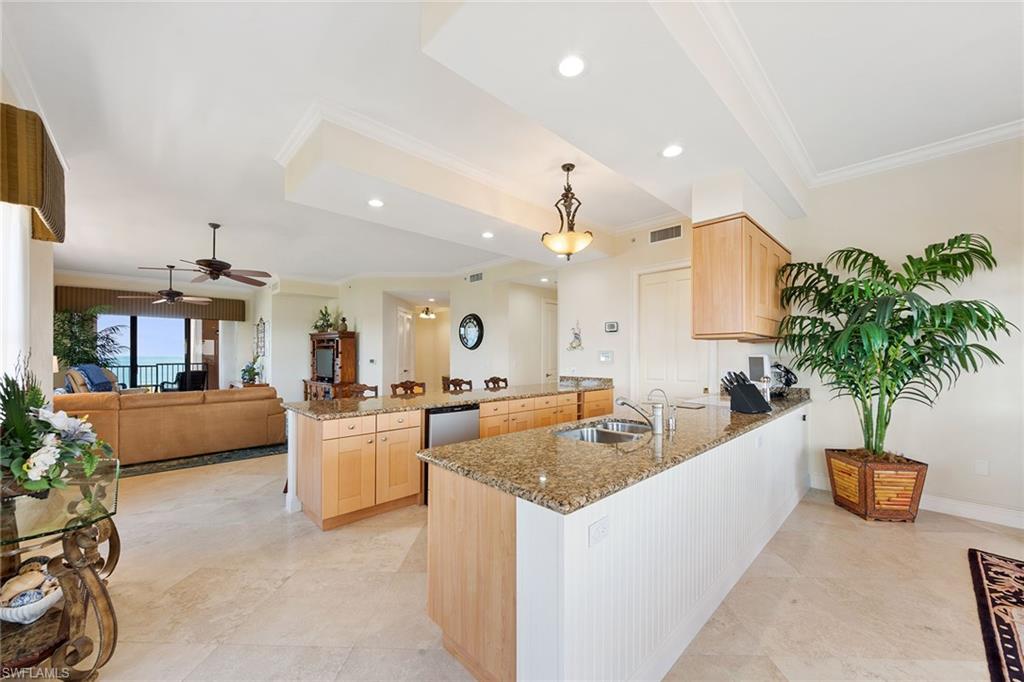 VANDERBILT BEACHCOMBER - Residential Lease