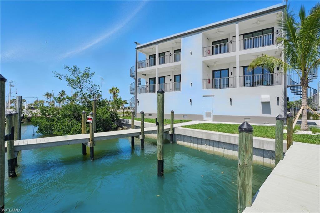 ISLAND SHORES - Residential