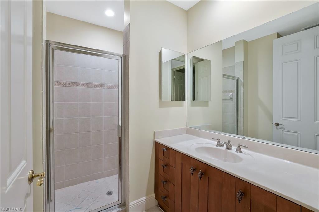 VARENNA - Residential Lease