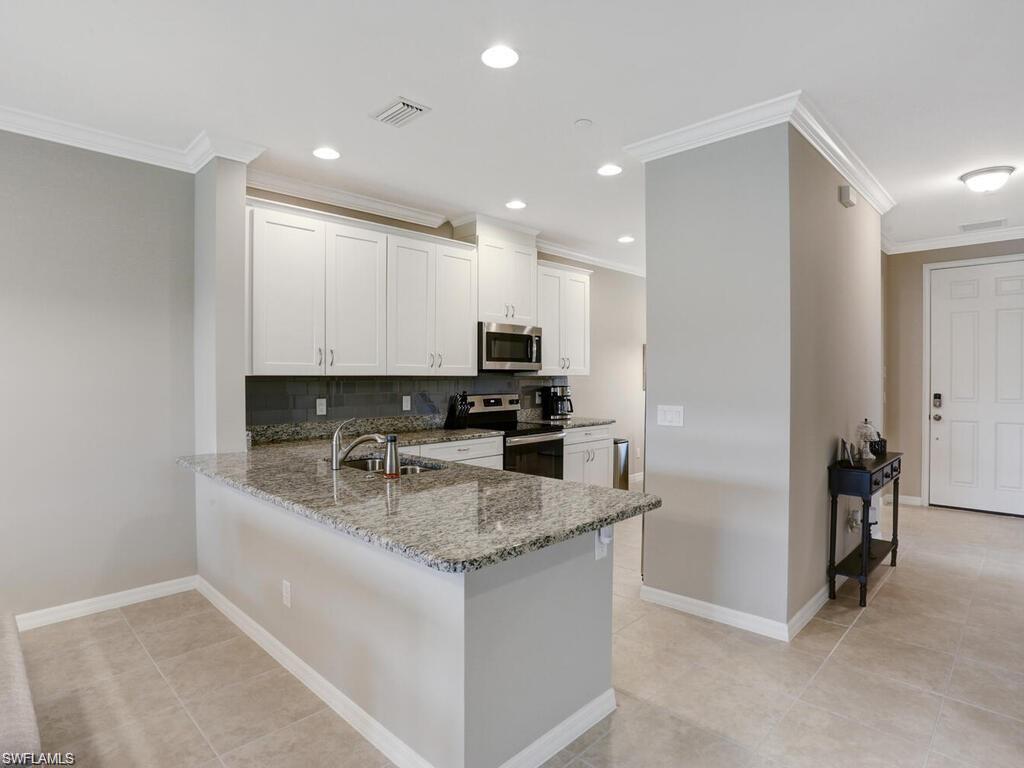 ESPLANADE - Residential Lease