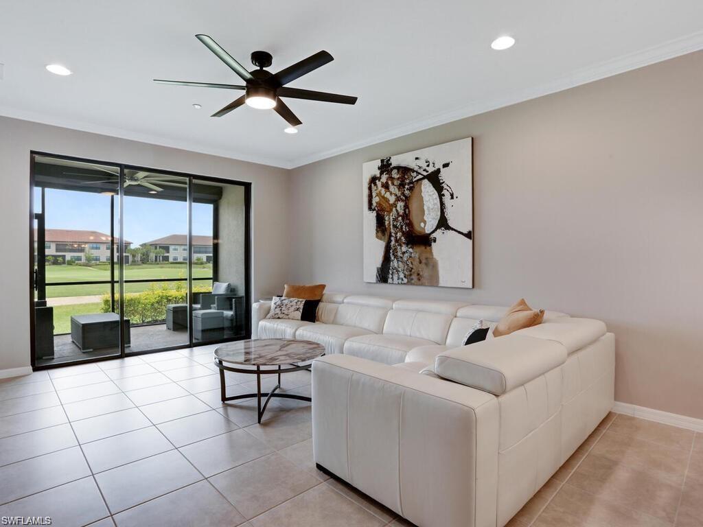 ESPLANADE - Residential Lease