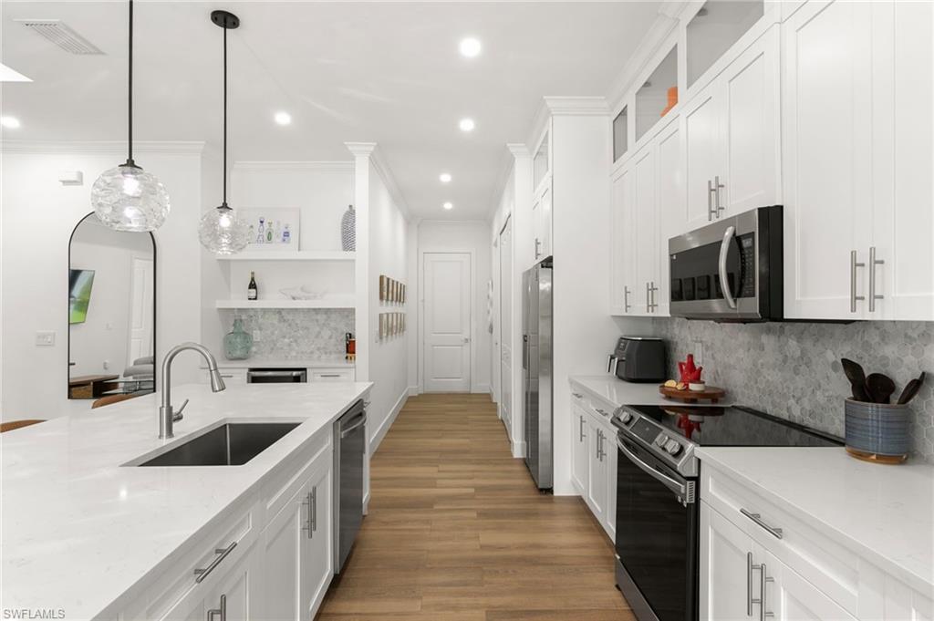 GOLDEN GATE ESTATES - Residential