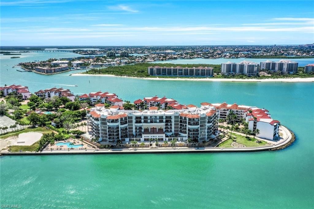 TWIN DOLPHINS - Residential
