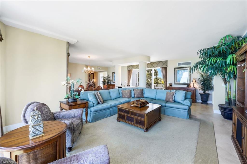 TWIN DOLPHINS - Residential