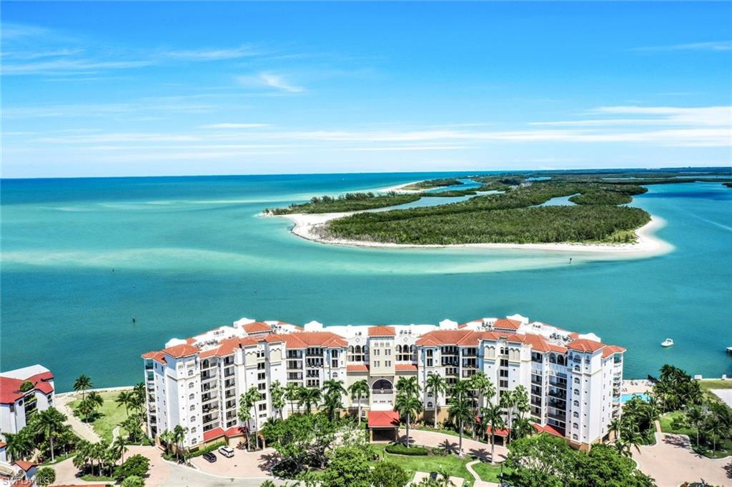 TWIN DOLPHINS - Residential