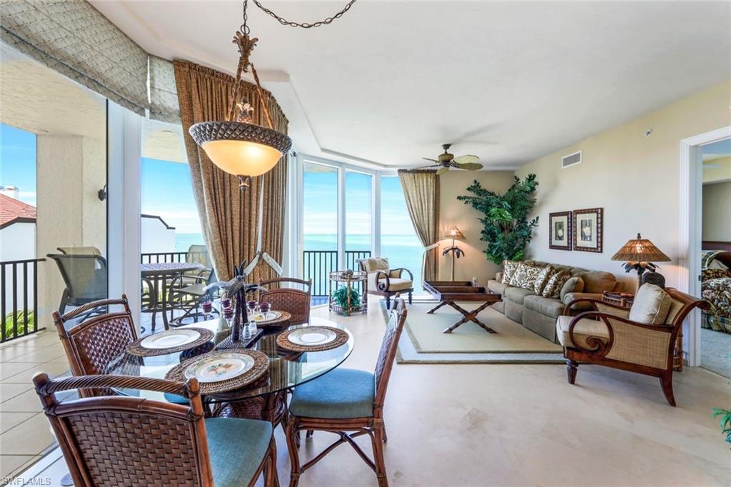 TWIN DOLPHINS - Residential