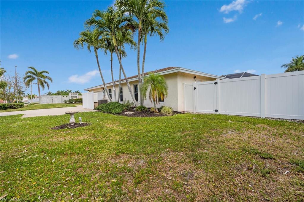 MARCO BEACH - Residential
