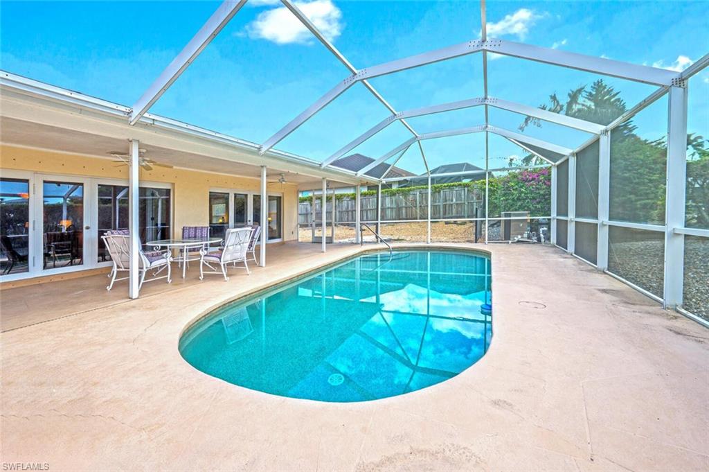 MARCO BEACH - Residential