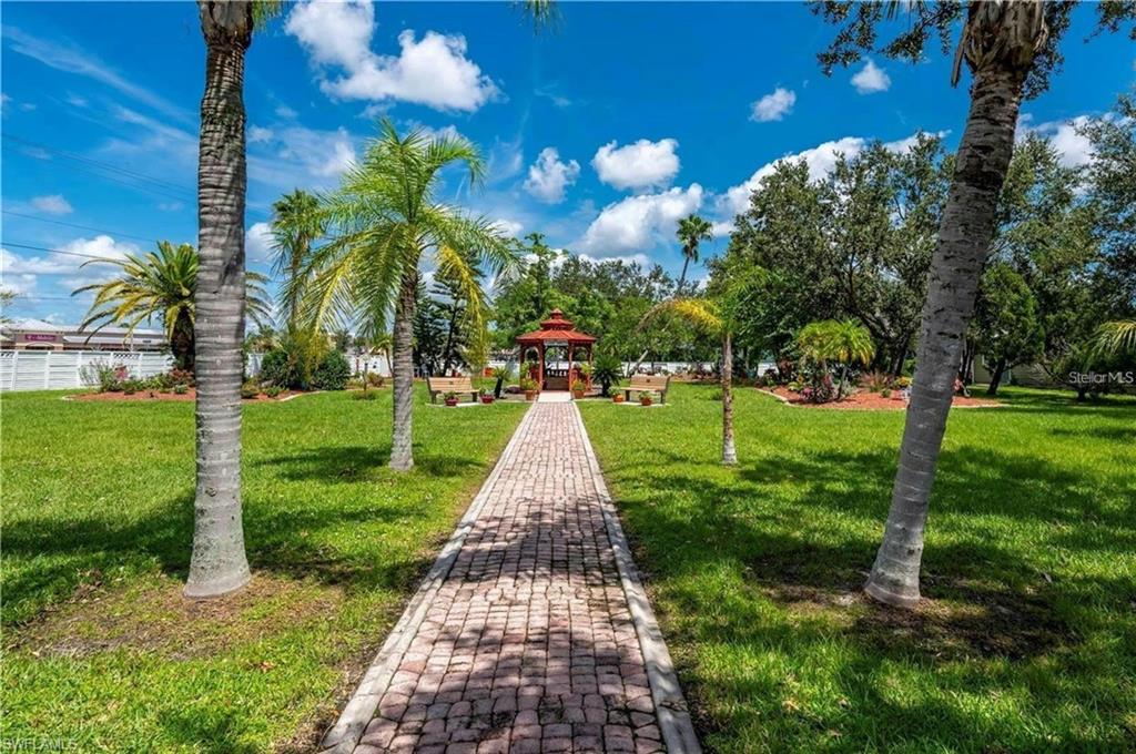 PORT CHARLOTTE - Land