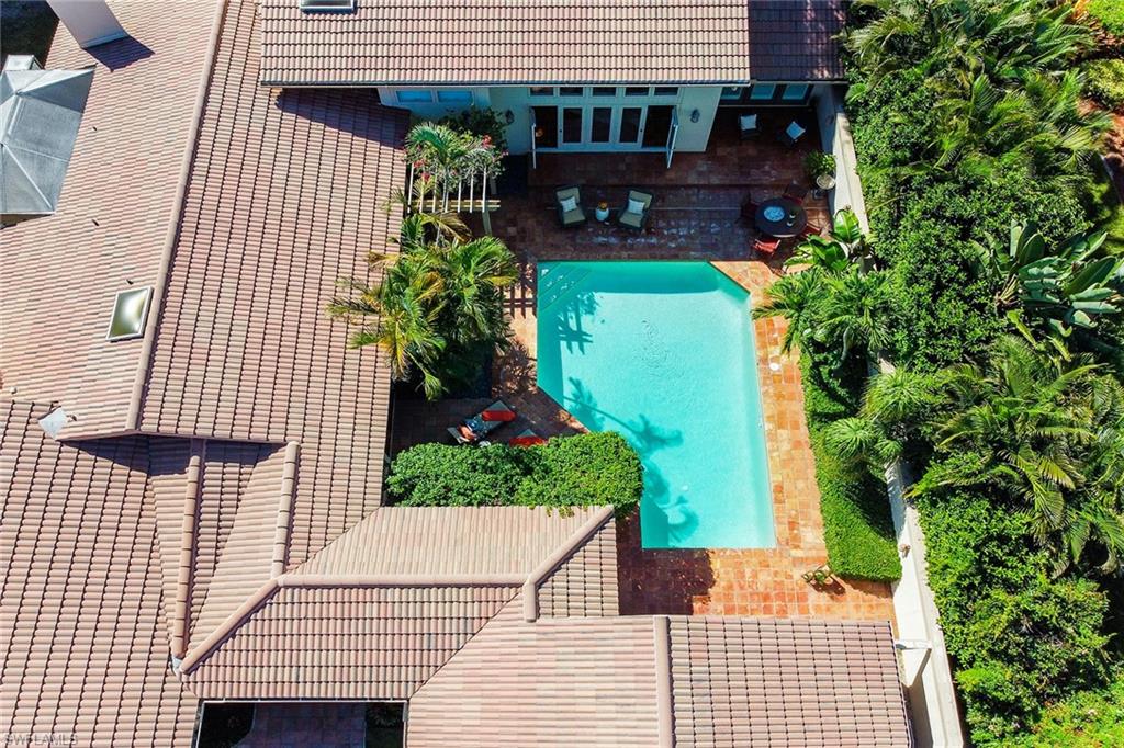PELICAN BAY WOODS - Residential