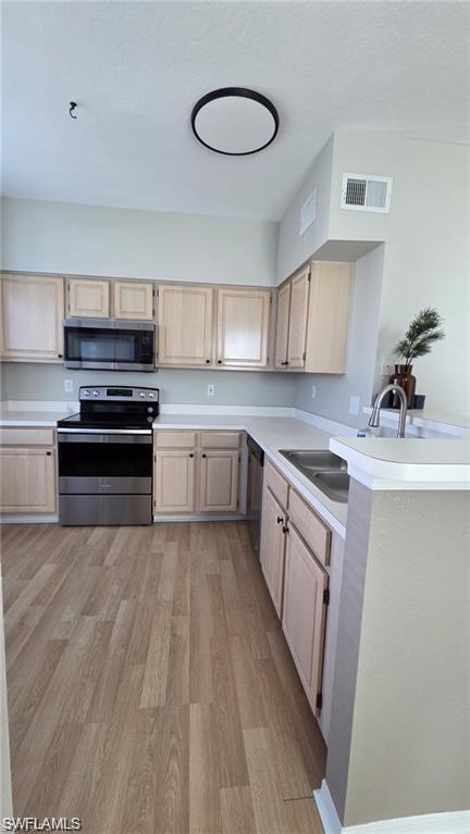 THE TIDES AT PELICAN LANDING - Residential Lease