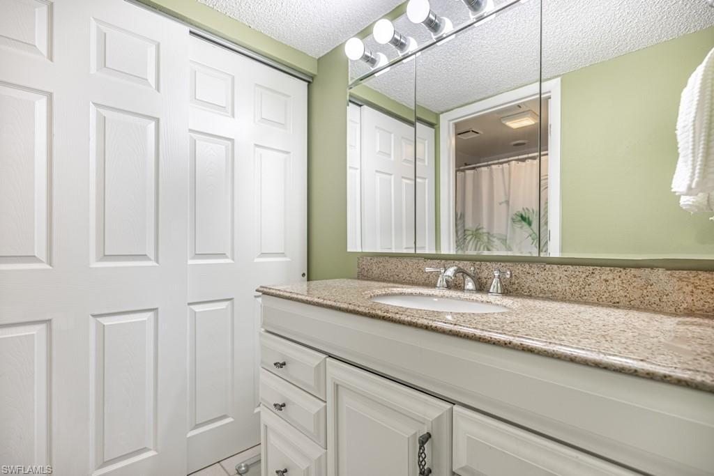 SEVEN LAKES - Residential