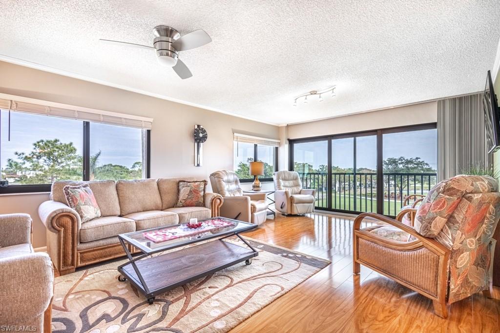 SEVEN LAKES - Residential