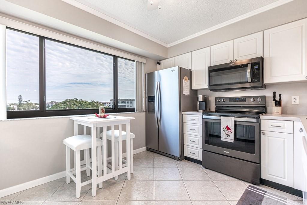 SEVEN LAKES - Residential