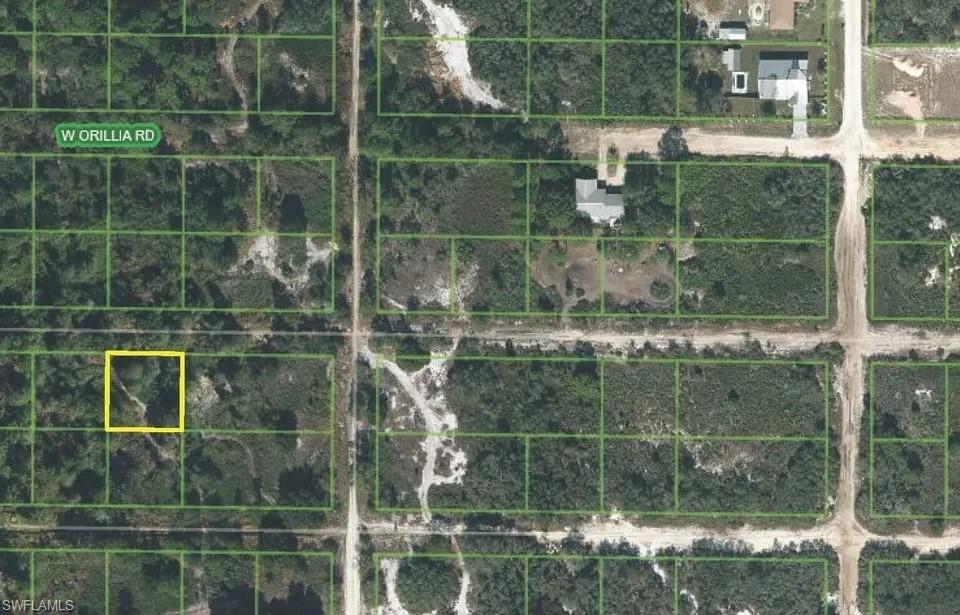 VACANT RESIDENTIAL BUILDING LOT WITH 100' OF FRONTAGE ON W PETALUMA RD AND 102' DEEP. BUILD YOUR
HOME IN A VERY QUIET PART OF AVON PARK SURRONDED BY ORANGE GROVES IN THE APPLE RED HILLS FARMS SUBDIVISION. PUBLIC
ROAD NEEDS TO BE CLEARED ROUGHLY 150' TO SUBJECT PROPERTY.