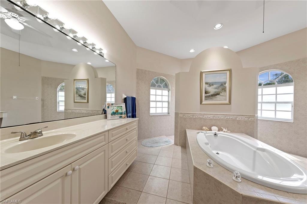 CAPE ROYAL - Residential