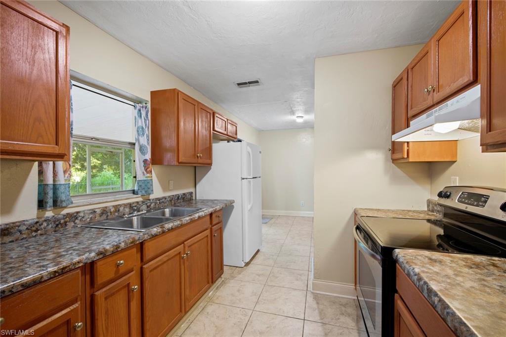 FORT MYERS SHORES - Residential