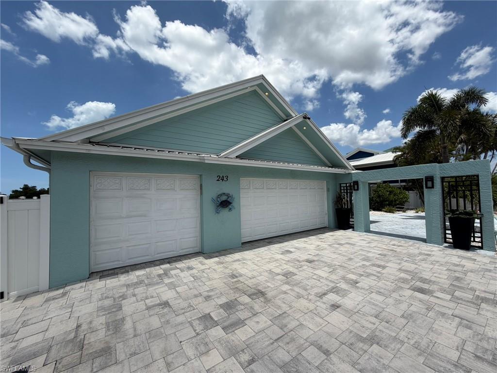 LAGUNA SHORES - Residential