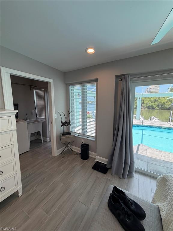 LAGUNA SHORES - Residential