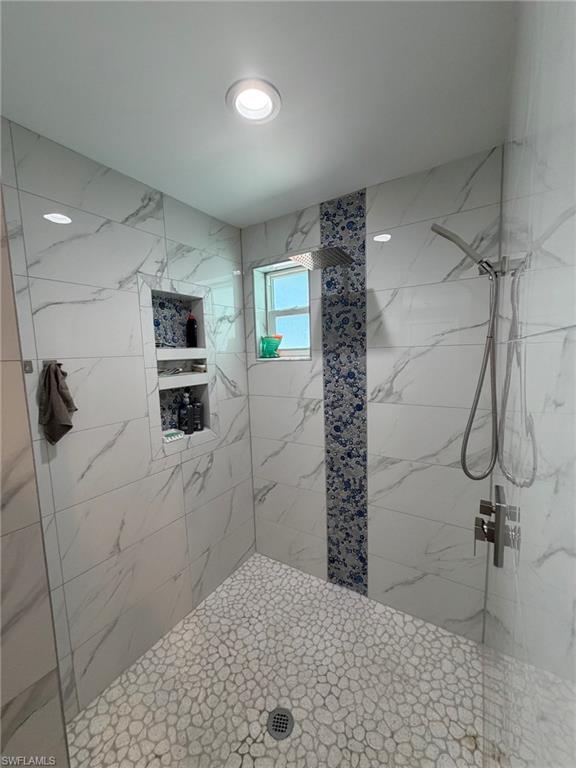 LAGUNA SHORES - Residential