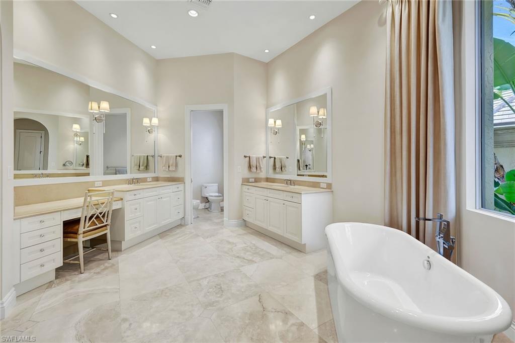 ROOKERY LAKE - Residential