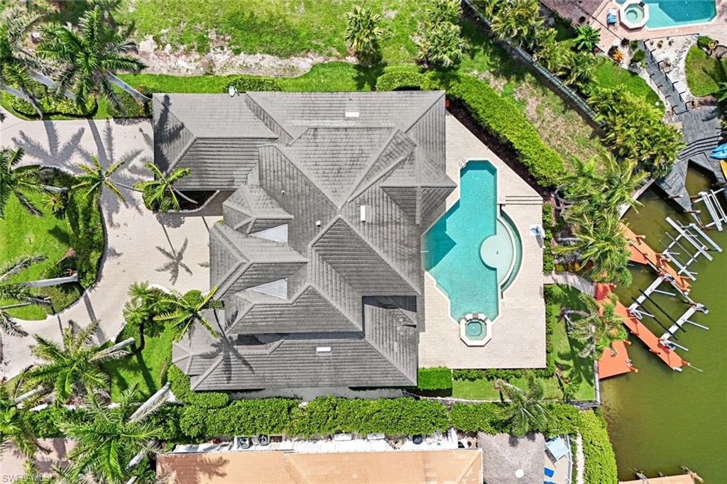 MOORINGS - Residential